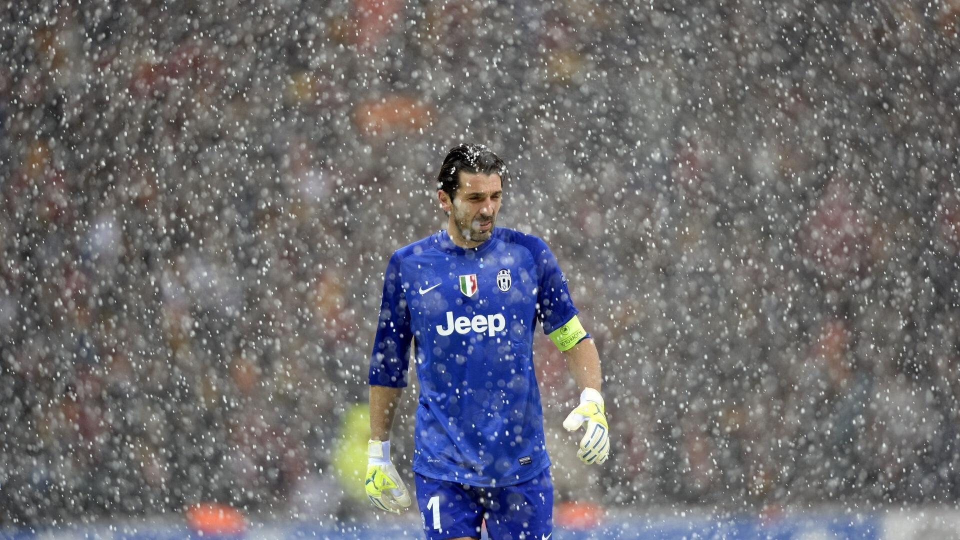 科尔盛赞梅尔顿自信飙升 全队信任铸就赛场新星